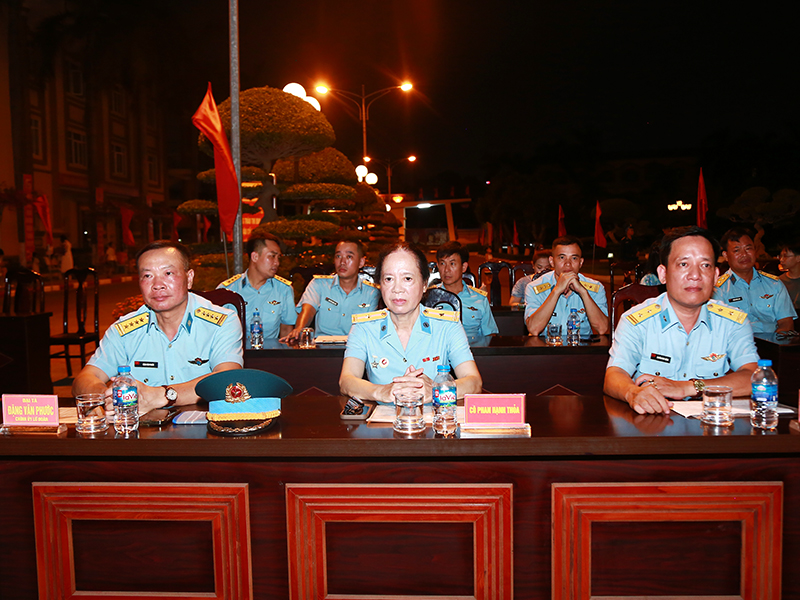 Lữ đoàn Thông tin 26 tổ chức Chương trình giao lưu nhân chứng lịch sử với chủ đề “Viết tiếp bản hùng ca Đoàn Sóng điện PK-KQ Anh hùng”