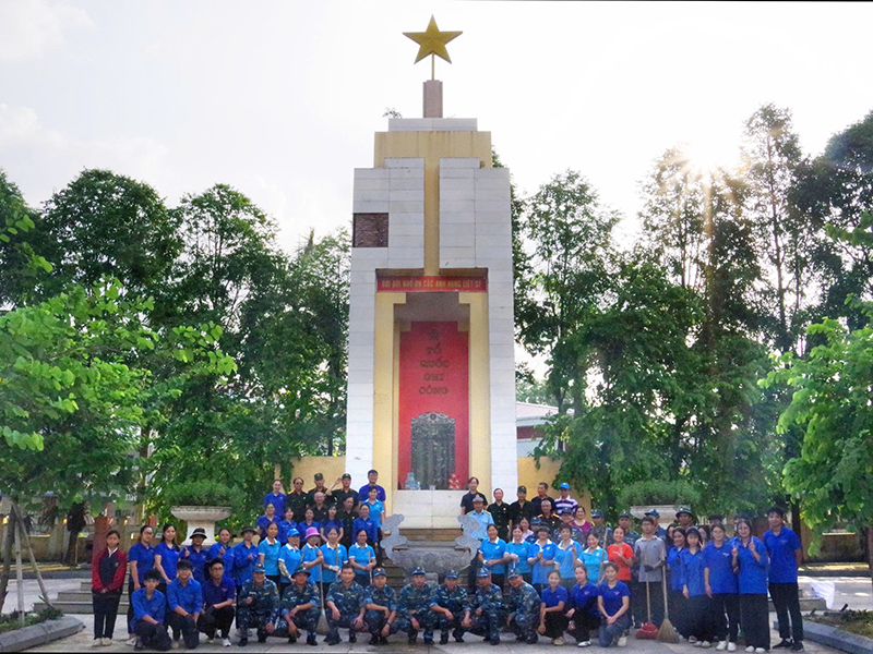 Lữ đoàn 918 hành quân dã ngoại làm công tác dân vận trên địa bàn phường Bồ Đề và phường Long Biên, TP Hà Nội
