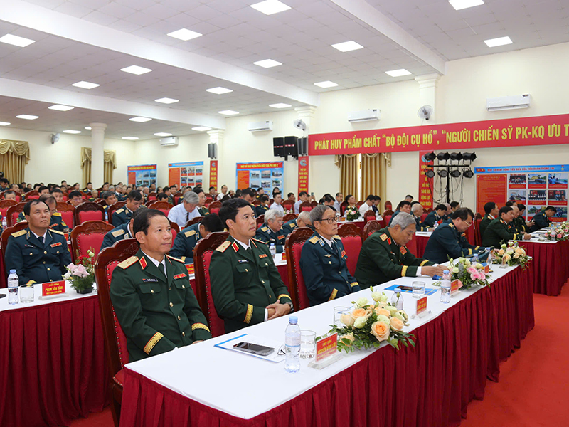 Lữ đoàn Không quân 918 tổ chức Lễ kỷ niệm 50 năm ngày truyền thống và đón nhận Huân chương Bảo vệ Tổ quốc hạng Nhì