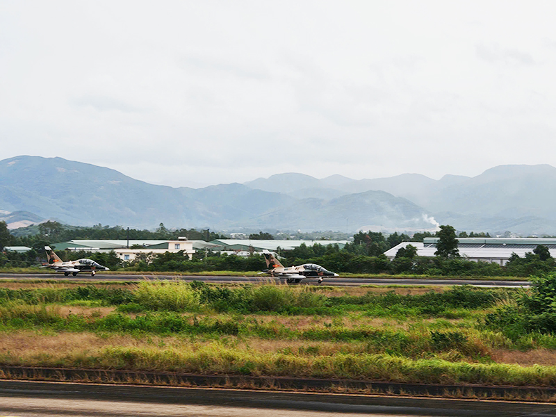 Máy bay Yak-130 cơ động chuyển trường thành công về sân bay Kép thực hiện nhiệm vụ A-80.