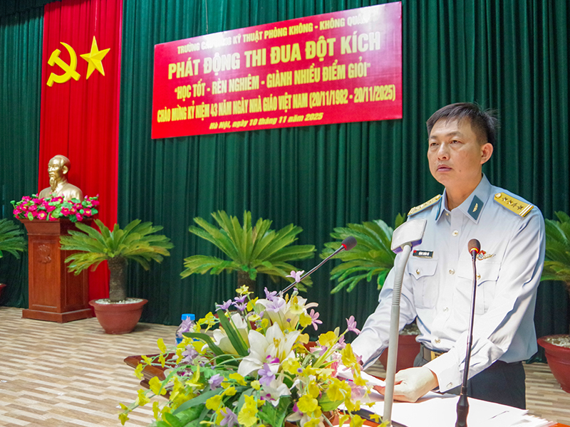 Trường Cao đẳng Kỹ thuật PK-KQ phát động thi đua đột kích “Học tốt - Rèn nghiêm - Giành nhiều điểm giỏi”