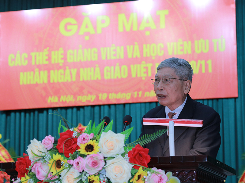 Học viện Phòng không - Không quân gặp mặt các thế hệ giảng viên và học viên ưu tú nhân Ngày Nhà giáo Việt Nam 20-11