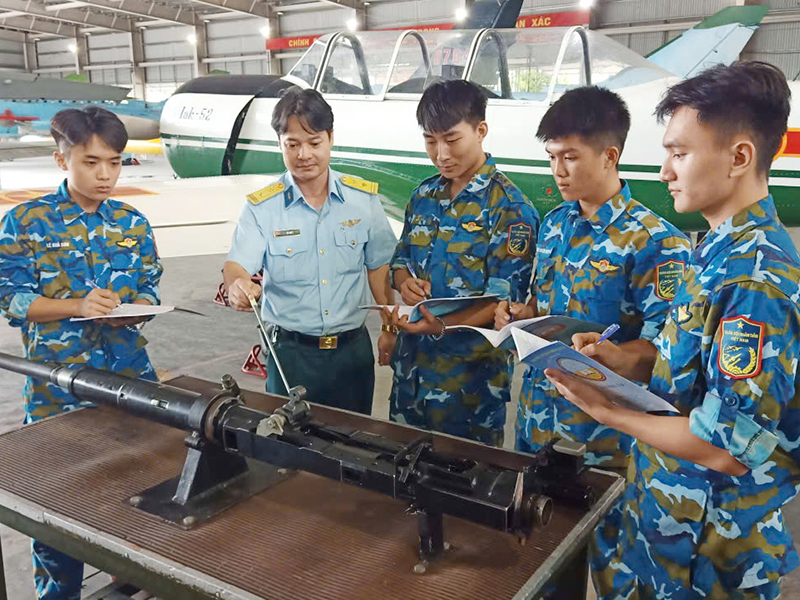 Giảng viên đam mê giảng dạy và nghiên cứu khoa học