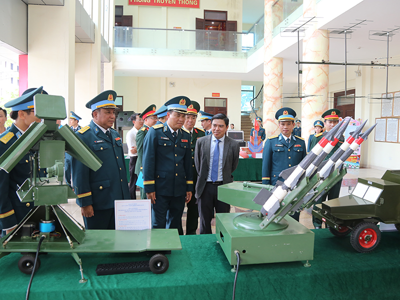 Phát triển đội ngũ nhà giáo trong điều kiện đẩy mạnh chuyển đổi số