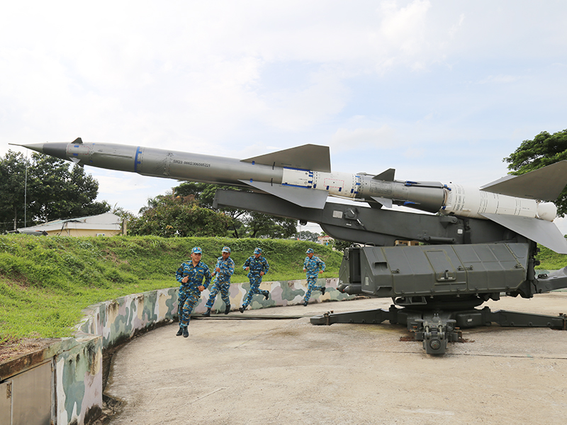 Vững vàng trên trận địa canh trời vùng Đất Đỏ