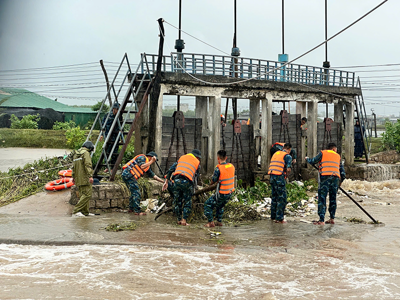 Vững tâm trước “bão thông tin” về tình hình mưa lũ ở Nam Trung Bộ