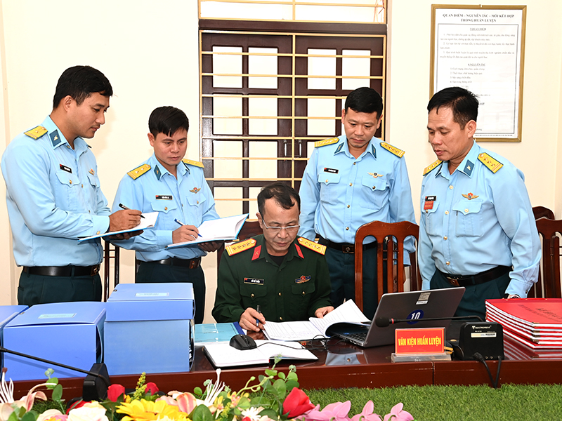 Tổng cục Chính trị kiểm tra công tác Đảng, công tác chính trị và công tác quân sự năm 2025 tại Sư đoàn 363