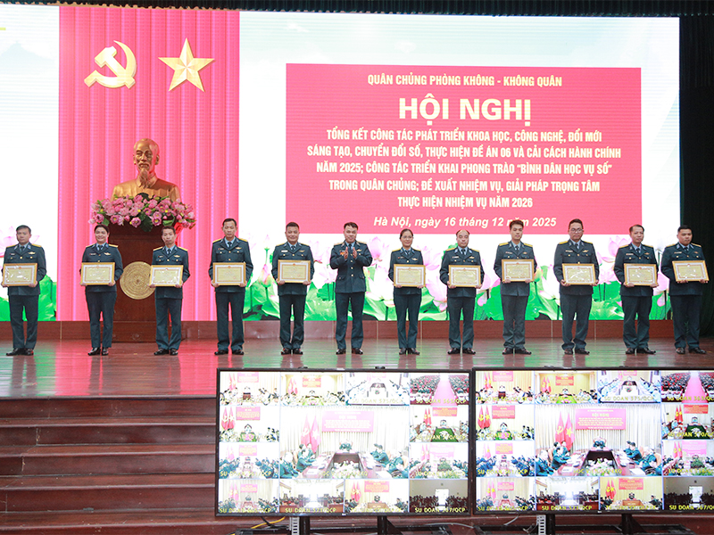 Qu&acirc;n chủng Ph&ograve;ng kh&ocirc;ng - Kh&ocirc;ng qu&acirc;n tổng kết c&ocirc;ng t&aacute;c ph&aacute;t triển khoa học c&ocirc;ng nghệ, đổi mới s&aacute;ng tạo, chuyển đổi số, thực hiện Đề &aacute;n 06 v&agrave; cải c&aacute;ch h&agrave;nh ch&iacute;nh năm 2025