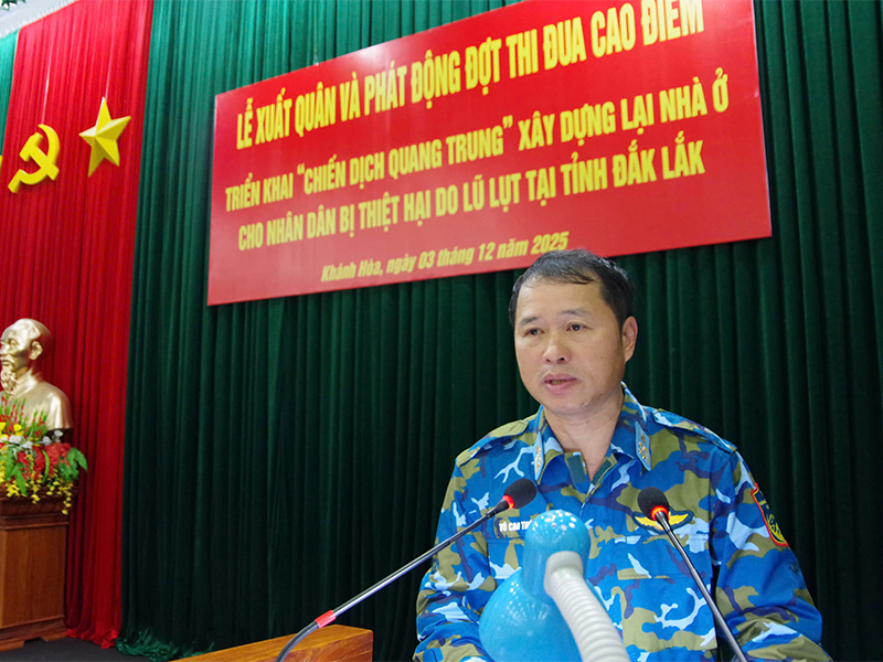 Sư đoàn 377 tổ chức Lễ xuất quân và phát động đợt thi đua cao điểm triển khai “Chiến dịch Quang Trung” xây dựng lại nhà ở cho nhân dân bị thiệt hại do lũ lụt tại tỉnh Đắk Lắk