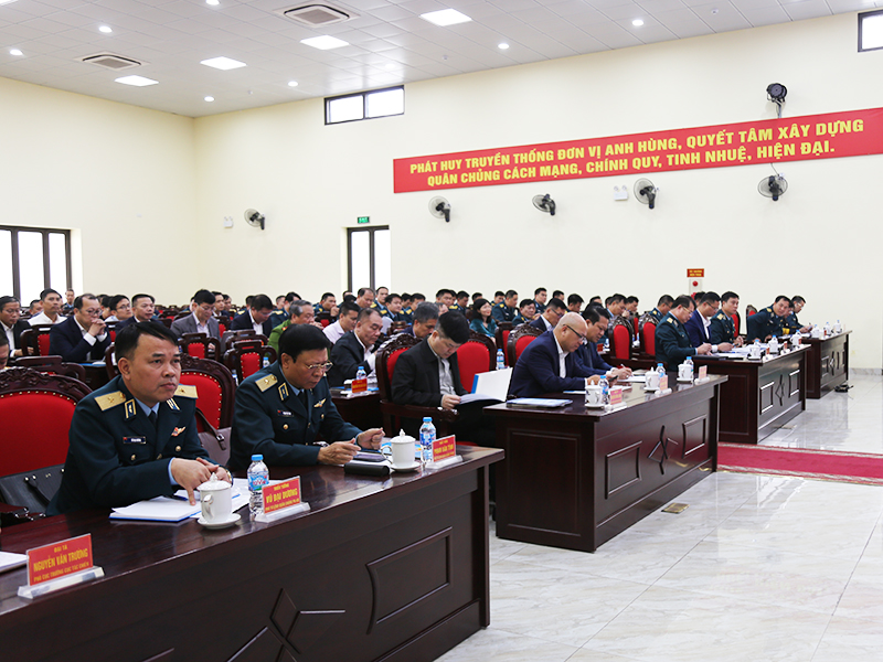 Hội nghị R&uacute;t kinh nghiệm C&ocirc;ng t&aacute;c phối hợp hiệp đồng giữa Qu&acirc;n chủng PK-KQ v&agrave; Tổng C&ocirc;ng ty Quản l&yacute; bay Việt Nam năm 2025.