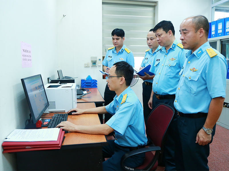 Quân chủng Phòng không - Không quân kiểm tra công tác phát triển khoa học, công nghệ, đổi mới sáng tạo, chuyển đổi số tại các đơn vị