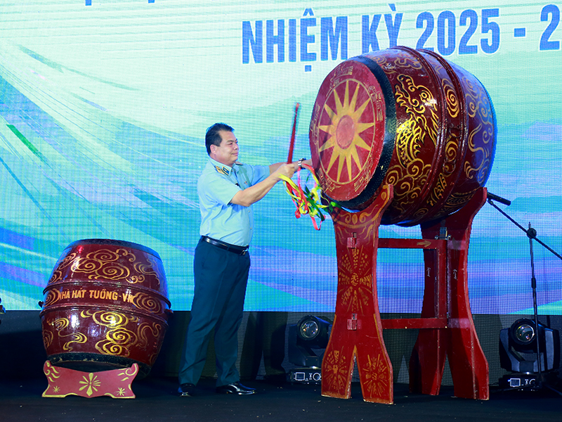 Chương trình Dạ hội thanh niên “Tuổi trẻ Quân chủng PK-KQ vững bước dưới cờ Đảng” thành công tốt đẹp