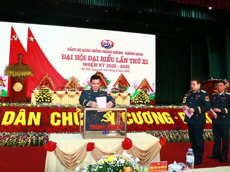 Đại hội đại biểu Đảng bộ Quân chủng Phòng không - Không quân lần thứ XI, nhiệm kỳ 2025-2030 thành công tốt đẹp
