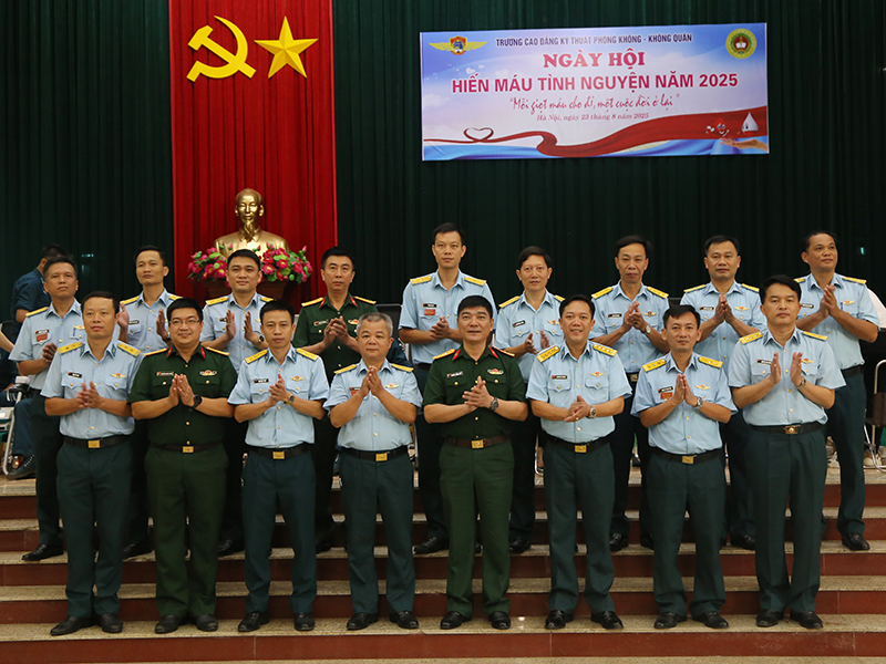 Trường Cao đẳng Kỹ thuật Phòng không - Không quân tổ chức Ngày hội hiến máu tình nguyện năm 2025