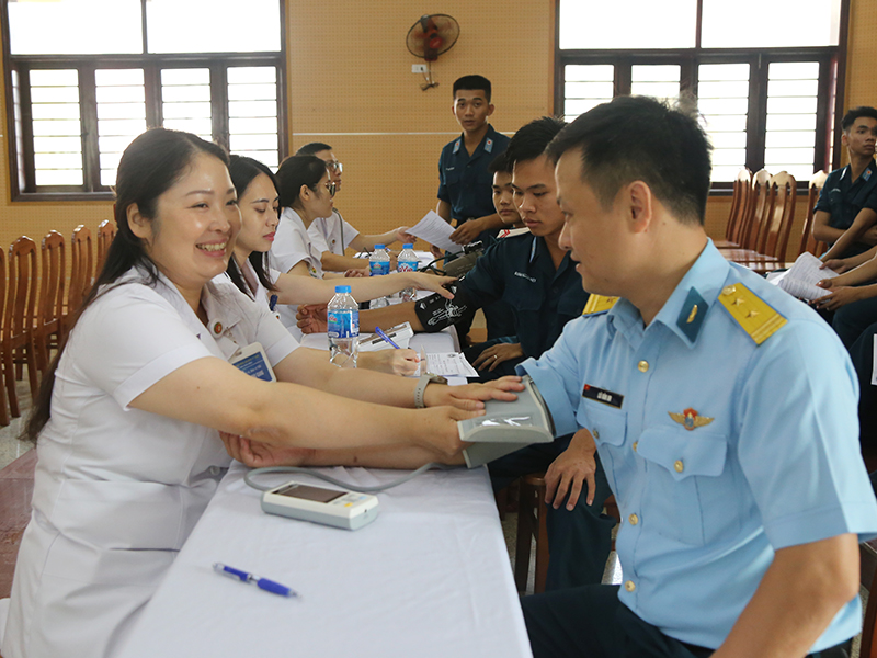 Trường Cao đẳng Kỹ thuật Phòng không - Không quân tổ chức Ngày hội hiến máu tình nguyện năm 2025