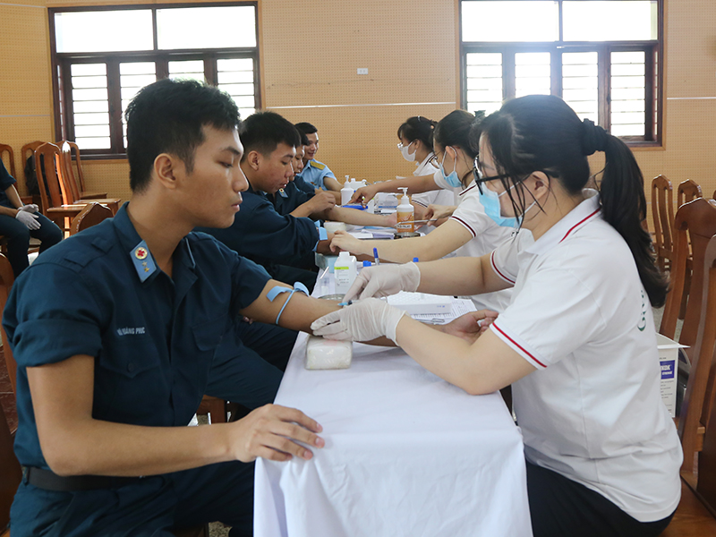 Trường Cao đẳng Kỹ thuật Phòng không - Không quân tổ chức Ngày hội hiến máu tình nguyện năm 2025