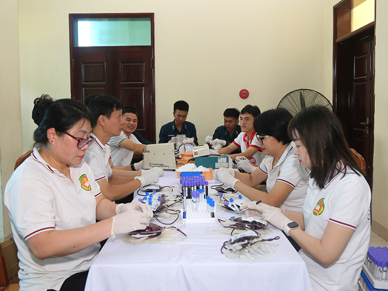 Trường Cao đẳng Kỹ thuật Phòng không - Không quân tổ chức Ngày hội hiến máu tình nguyện năm 2025