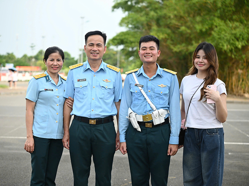Tiếp nối truyền thống, vững bước quân hành