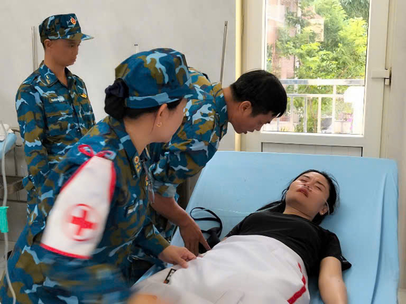 Những người thầm lặng góp sức cho diễu binh, diễu hành A50