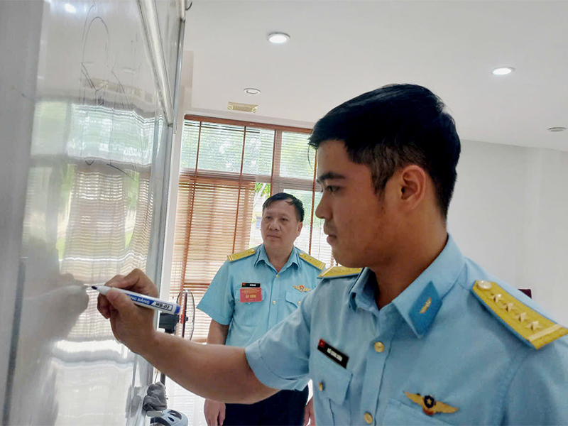 Quân chủng Phòng không-Không quân kiểm tra phân cấp kỹ thuật phi công, thành viên tổ bay năm 2025 tại Trung đoàn Không quân 916