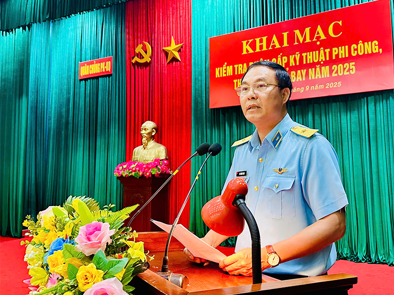 Quân chủng Phòng không-Không quân kiểm tra phân cấp kỹ thuật phi công, thành viên tổ bay năm 2025 tại Trung đoàn Không quân 916