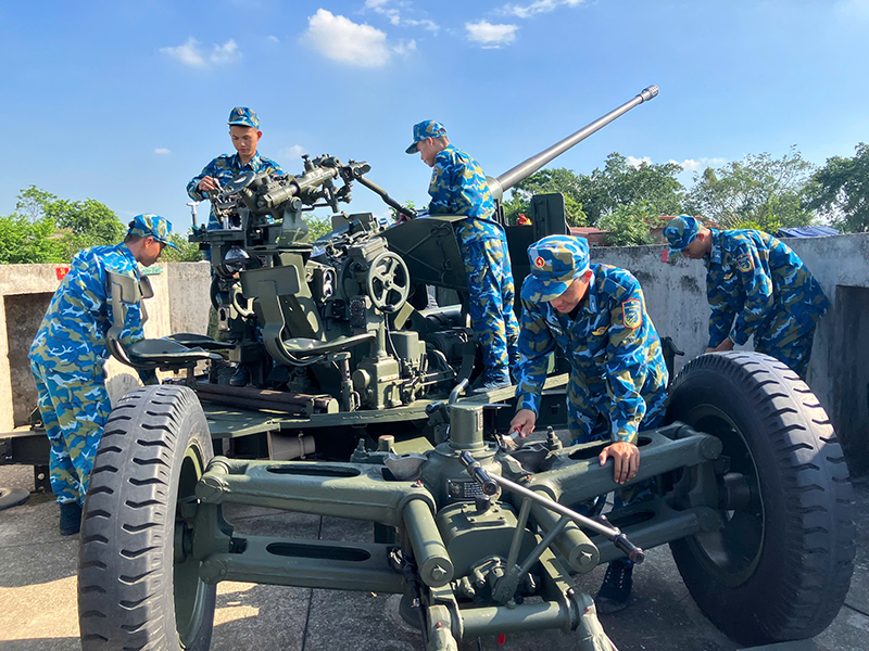 Trung đoàn 218 bảo đảm tốt kỹ thuật cho các nhiệm vụ