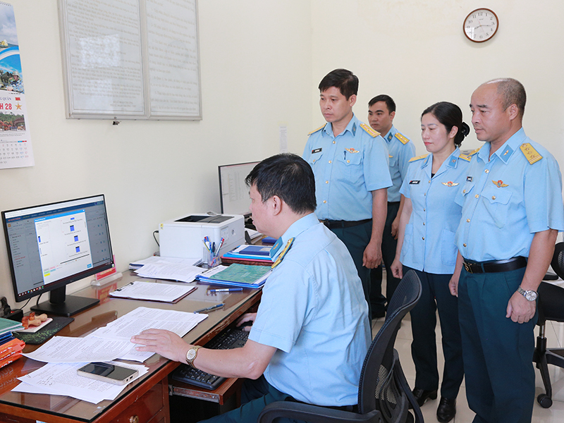 Quân chủng Phòng không - Không quân kiểm tra công tác phát triển khoa học, công nghệ, đổi mới sáng tạo, chuyển đổi số, thực hiện Đề án 06 và cải cách hành chính tại các đơn vị