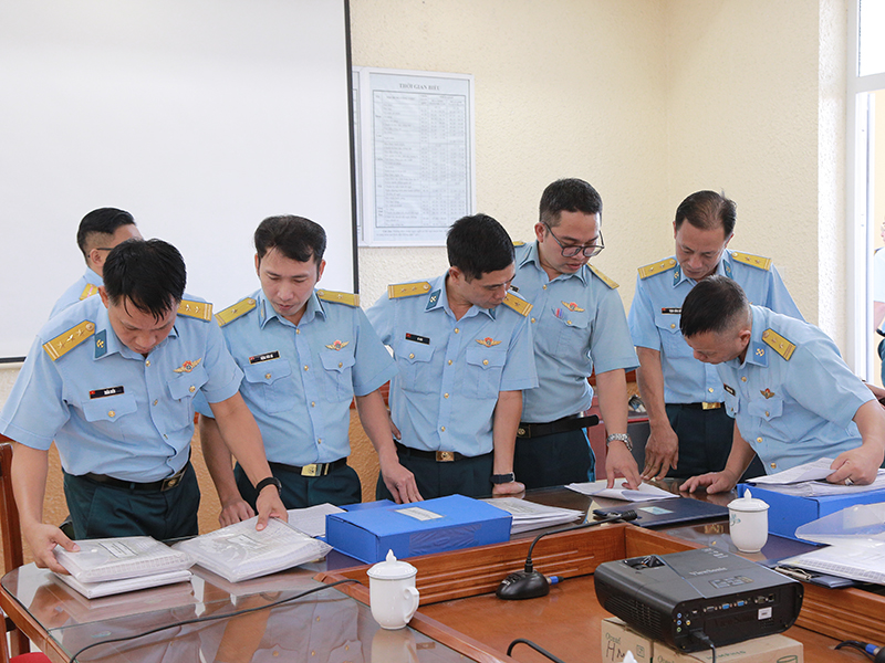 Quân chủng Phòng không - Không quân kiểm tra công tác phát triển khoa học, công nghệ, đổi mới sáng tạo, chuyển đổi số, thực hiện Đề án 06 và cải cách hành chính tại các đơn vị