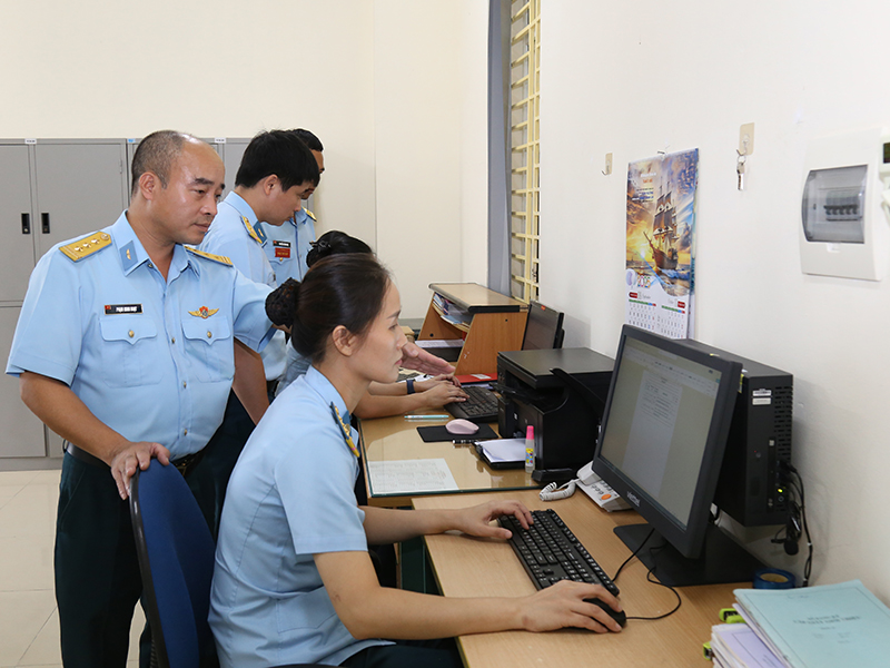 Quân chủng Phòng không - Không quân kiểm tra công tác phát triển khoa học, công nghệ, đổi mới sáng tạo, chuyển đổi số, thực hiện Đề án 06 và cải cách hành chính tại các đơn vị