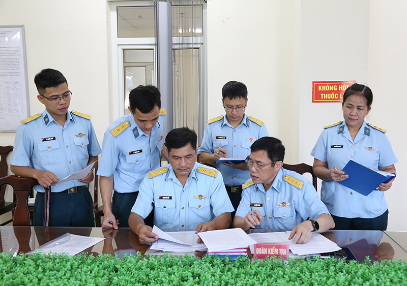 Quân chủng Phòng không - Không quân kiểm tra công tác phát triển khoa học, công nghệ, đổi mới sáng tạo, chuyển đổi số, thực hiện Đề án 06 và cải cách hành chính tại các đơn vị