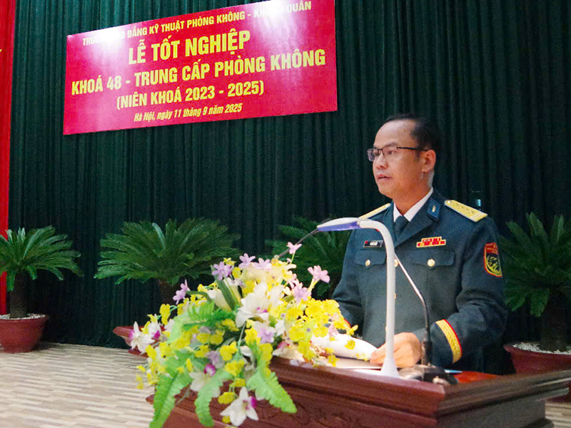 Trường Cao đẳng Kỹ thuật Phòng không - Không quân tổ chức Lễ tốt nghiệp Khóa 48 - Trung cấp Phòng không