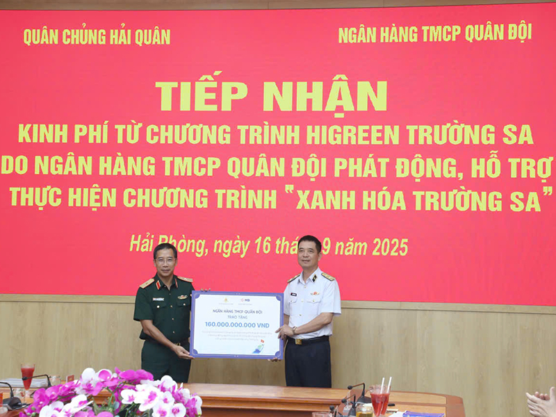 Quân chủng Hải quân tiếp nhận kinh phí từ Chương trình HiGreen Trường Sa