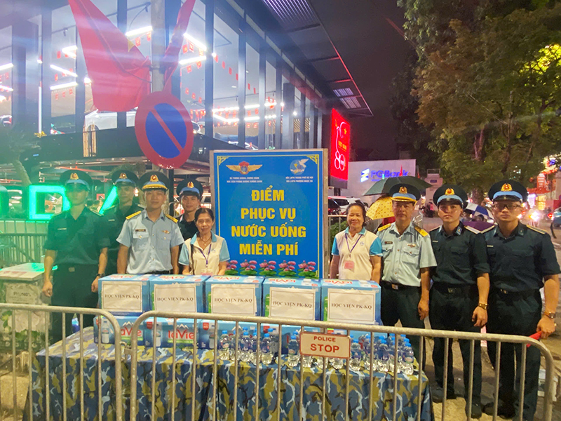 Bộ đội Phòng không- Không quân tiếp sức nhân dân trong Lễ Tổng duyệt A-80.