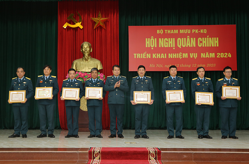 Bộ Tham mưu Quân chủng Phòng không - Không quân tổ chức Hội nghị quân chính triển khai nhiệm vụ năm 2024