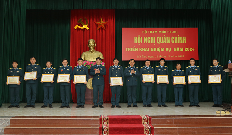 Bộ Tham mưu Quân chủng Phòng không - Không quân tổ chức Hội nghị quân chính triển khai nhiệm vụ năm 2024