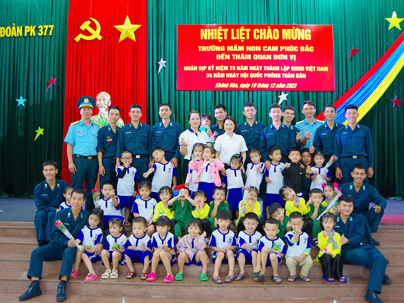 Trường Mầm non Cam Phúc Bắc, TP Cam Ranh, tỉnh Khánh Hòa tham quan, trải nghiệm thực tế tại Sư đoàn 377