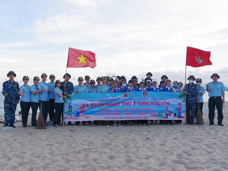Hội Phụ nữ Trung đoàn 937 phối hợp thực hiện “Ngày thứ bảy tình nguyện” trên địa bàn tỉnh Ninh Thuận