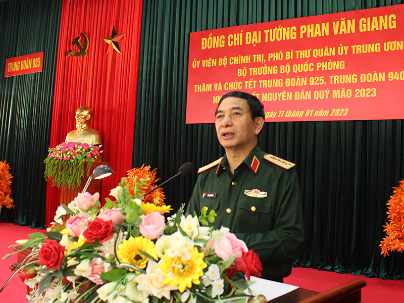 Đại tướng Phan Văn Giang - Bộ trưởng Bộ Quốc phòng thăm, chúc Tết Trung đoàn 925 và Trung đoàn 940