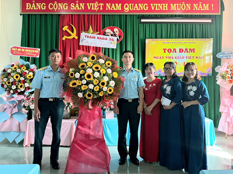 Sư đoàn 377 chúc mừng các nhà trường nhân dịp kỷ niệm Ngày Nhà giáo Việt Nam 20-11