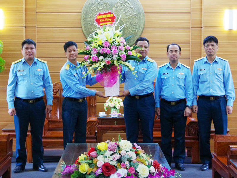 Sư đoàn 365 chúc mừng các nhà trường nhân kỷ niệm Ngày Nhà giáo Việt Nam 20-11