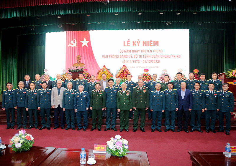 Văn phòng Đảng ủy, Bộ Tư lệnh Quân chủng Phòng không - Không quân kỷ niệm 50 năm Ngày truyền thống