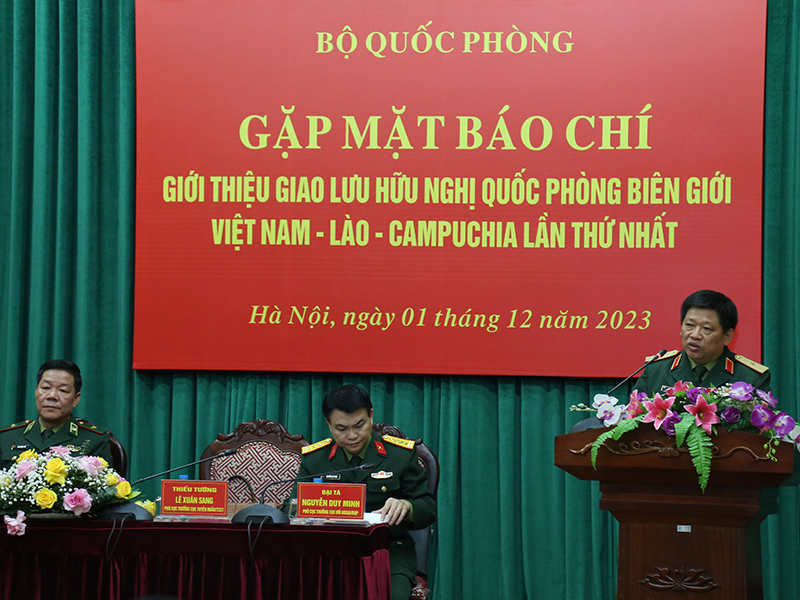 Họp báo giới thiệu Giao lưu hữu nghị Quốc phòng biên giới Việt Nam - Lào - Campuchia lần thứ nhất