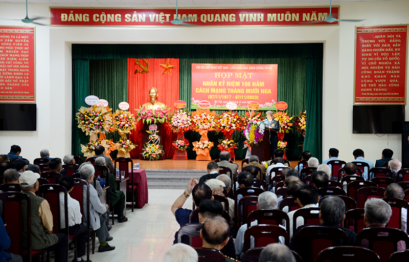 Chi hội hữu nghị Việt Nam - Liên bang Nga Quân chủng PK-KQ tổ chức gặp mặt nhân kỷ niệm 106 năm Cách mạng Tháng Mười Nga