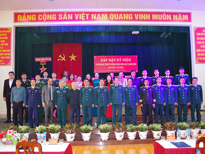 Trung đoàn 240 gặp mặt kỷ niệm 70 năm Ngày truyền thống Bộ đội Pháo cao xạ
