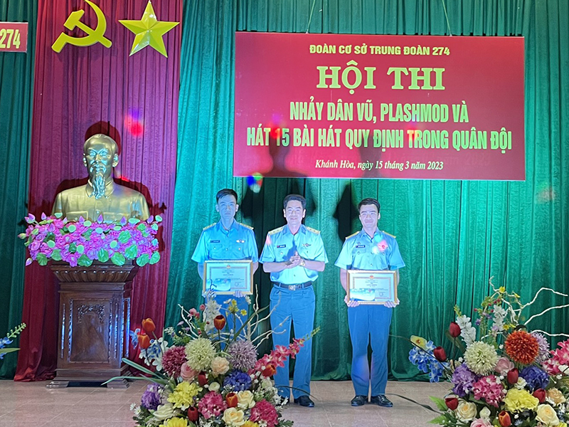 Đoàn cơ sở Trung đoàn 274 tổ chức Hội thi nhảy dân vũ, flashmod và hát 15 bài hát quy định trong Quân đội nhân dân Việt Nam