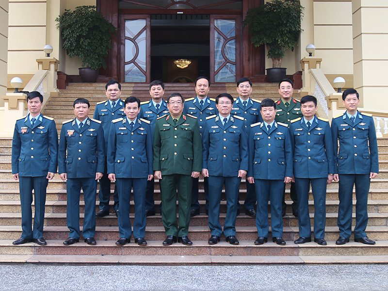 Thượng tướng Phạm Hoài Nam - Thứ trưởng Bộ Quốc phòng làm việc với Quân chủng Phòng không-Không quân