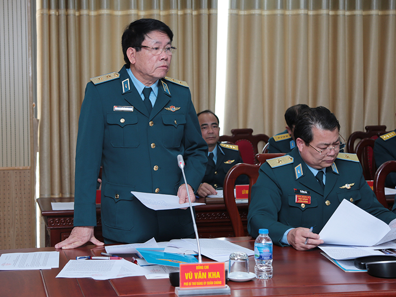 Đảng ủy Quân chủng ra Nghị quyết chuyên đề và thông qua Kế hoạch thực hiện các Nghị quyết chuyên đề của Quân ủy Trung ương