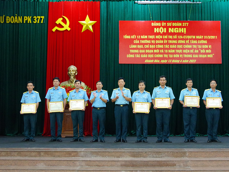Đảng uỷ Sư đoàn 377 tổng kết 12 năm thực hiện Chỉ thị 124 của Thường vụ Quân ủy Trung ương