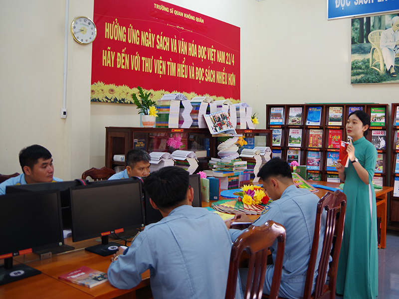 Trường Sĩ quan Không quân tổ chức các hoạt động hưởng ứng Ngày Sách và Văn hóa đọc Việt Nam 21-4