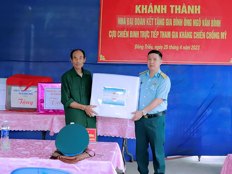 Quân chủng Phòng không - Không quân khánh thành “Nhà đại đoàn kết” tặng gia đình ông Ngô Văn Bình